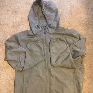 Uniqlo parka packable. Size medium. Gray color